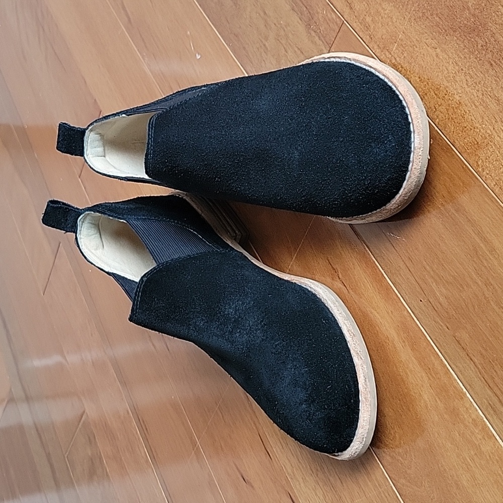Clarks Edenvale Suede Slip-ons